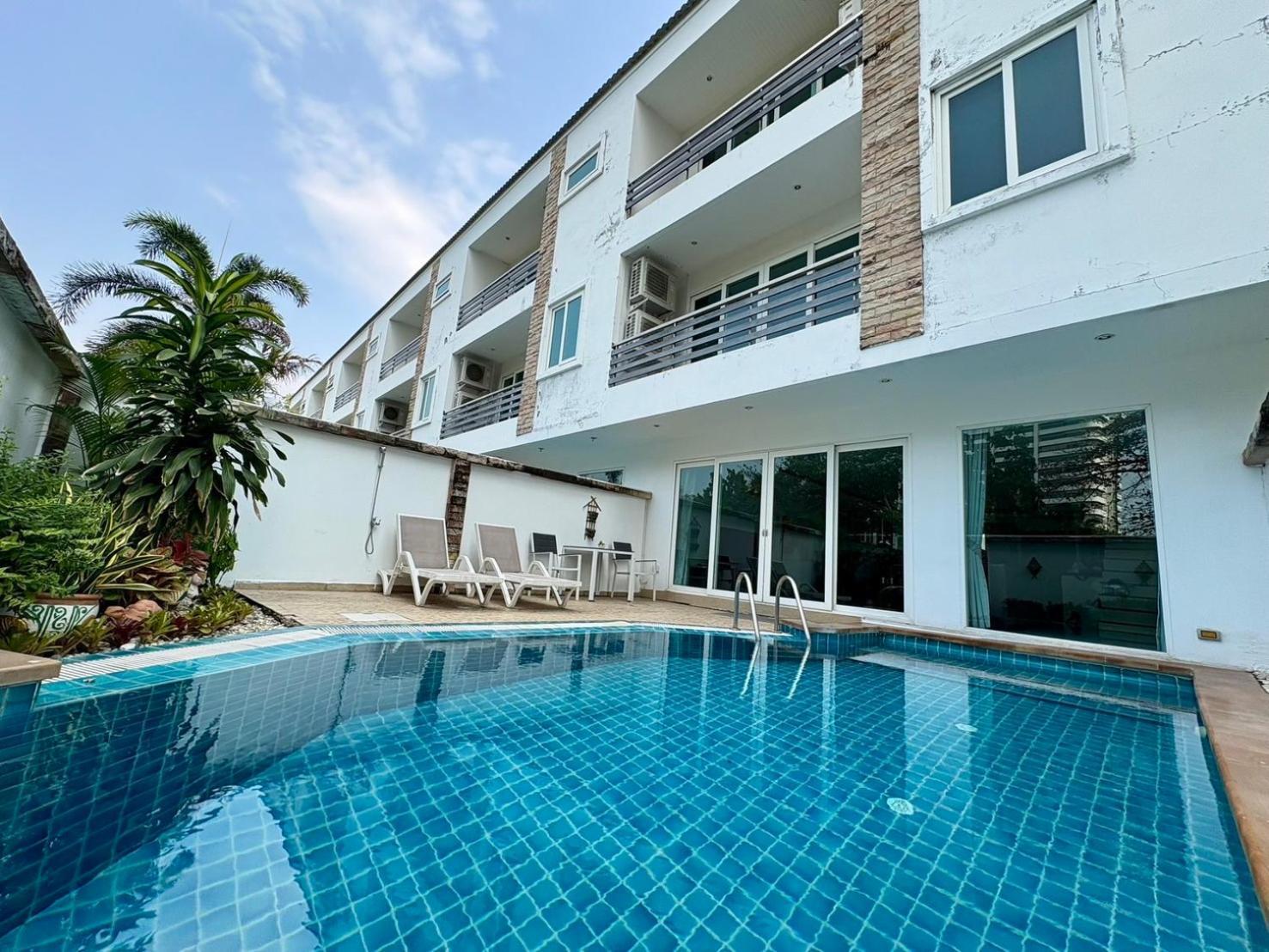 Hidden Palm Pool Villas Pattaya Exterior foto